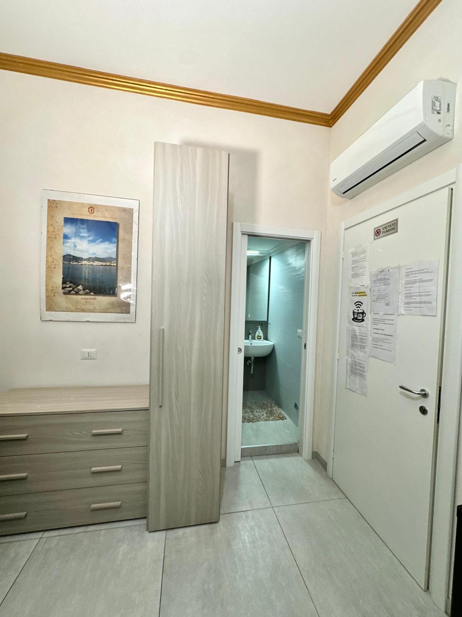 Tuttoincentro Bed and Breakfast Σαλέρνο Εξωτερικό φωτογραφία