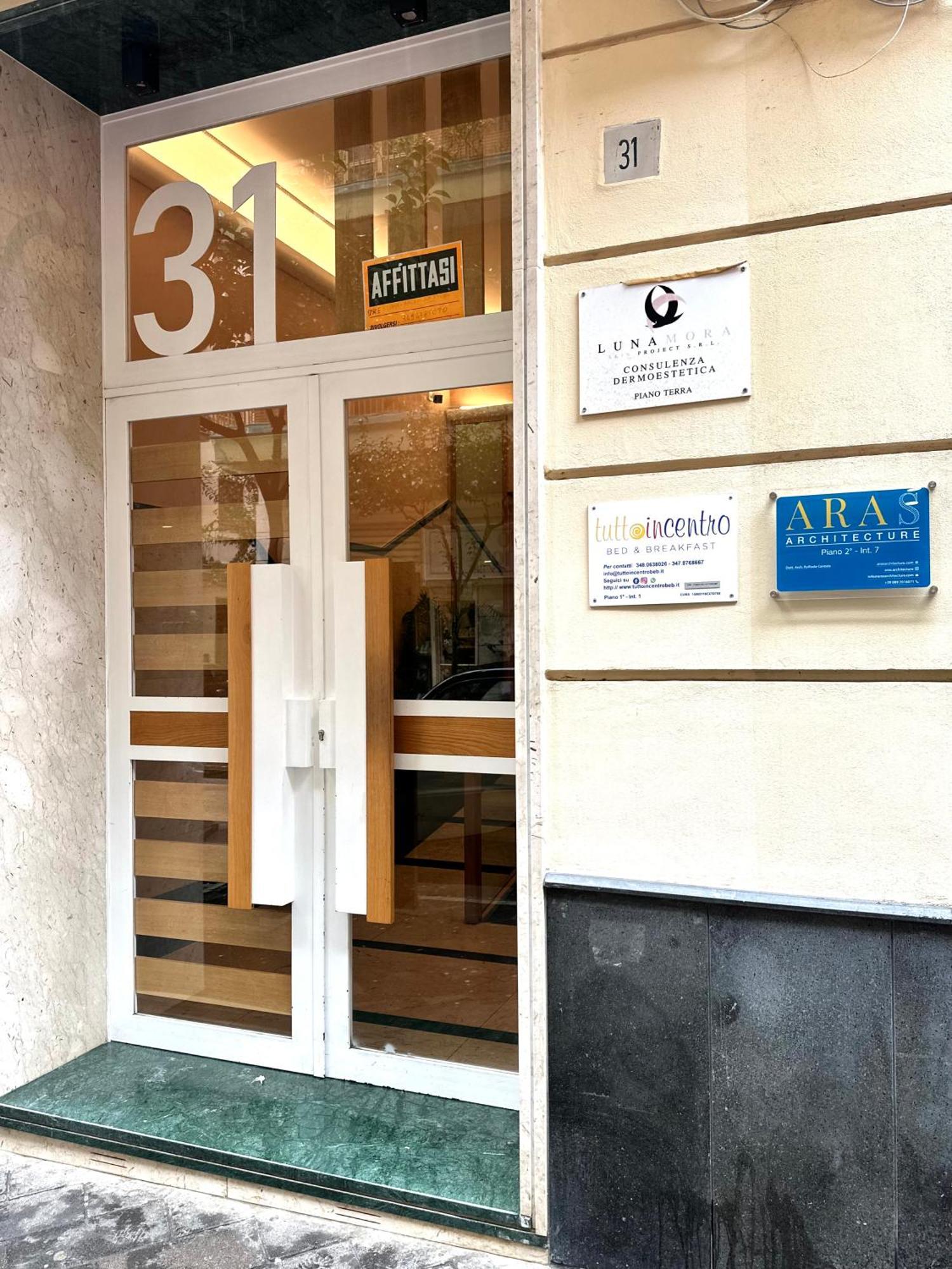 Tuttoincentro Bed and Breakfast Σαλέρνο Εξωτερικό φωτογραφία
